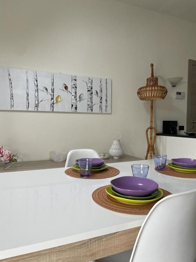 Casa Maria-Appartamento In Villa Ispra Exteriör bild