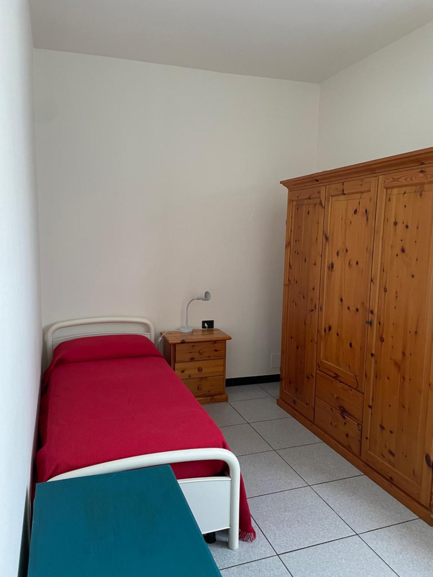 Casa Maria-Appartamento In Villa Ispra Exteriör bild